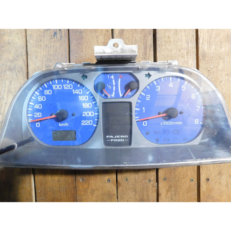 Панель приладів MR951032 MITSUBISHI PININ 1999-2008р. Панель приладів MR951032 MITSUBISHI PININ 1999-2008р.