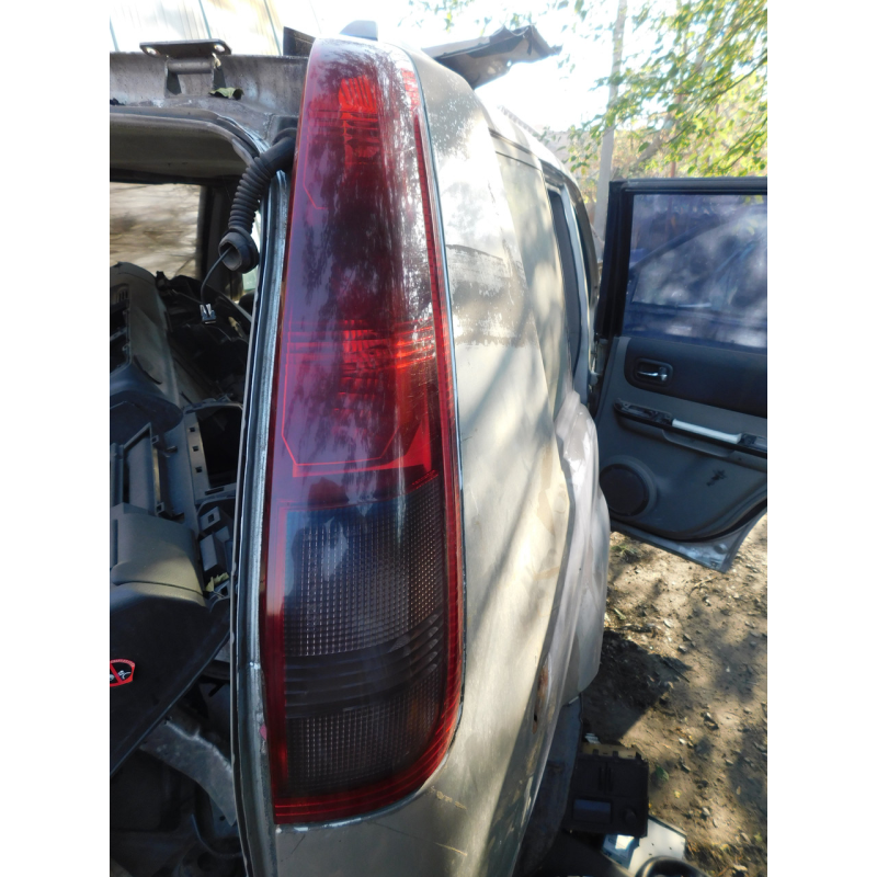 Фонарь задній правий NISSAN X-TRAIL T30. Фонарь задній правий NISSAN X-TRAIL T30.