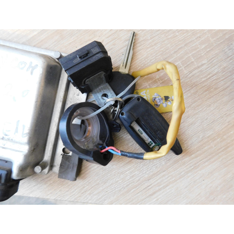 Блок керування двигуном 3910427300. HYUNDAI TUCSON 1 2004-2010.