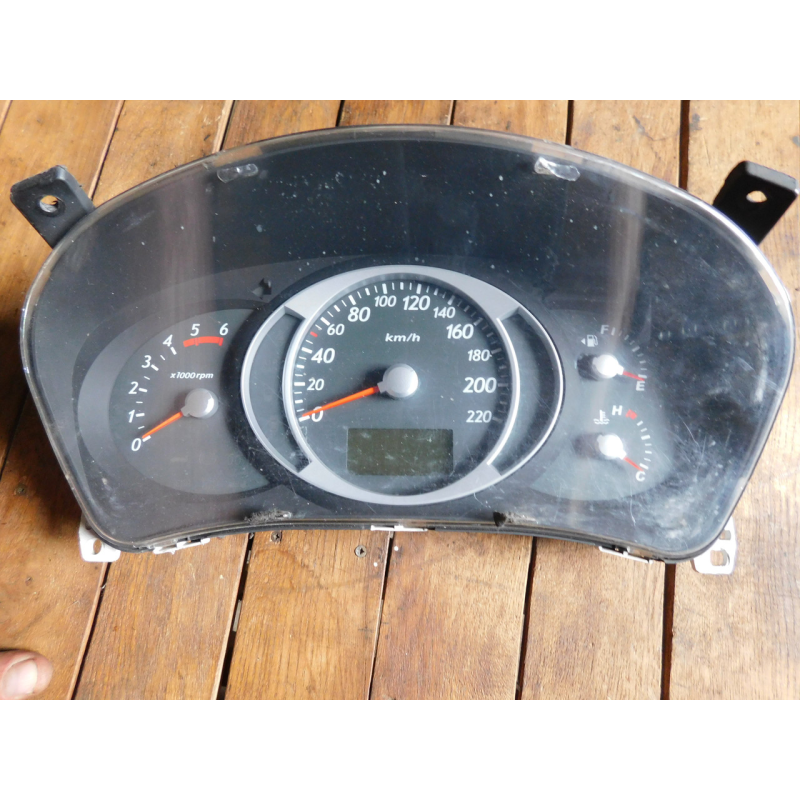 Приборна понель HYUNDAI TUCSON 1 2004-2010. 94023-2E460. Приборна понель HYUNDAI TUCSON 1 2004-2010. 94023-2E460.
