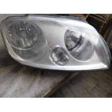 Фара передня права VW CADDY 2004-2009p 2K0941006B.