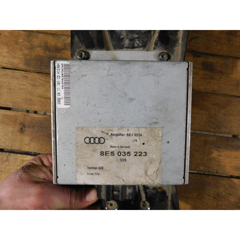 Аудіпідсилювач AUDI  8E5035223.