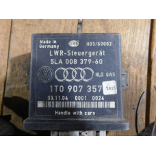 Блок керування коректором фар 1T0907357. VW GOLF 5.
