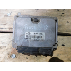 Блок управління двигуном VW BORA 2.0  06A906018EE.