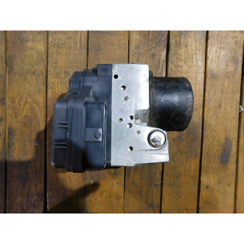 Блок ABS MITSUBISHI L200 2.5 DID. 2006-2015.  MN102452.