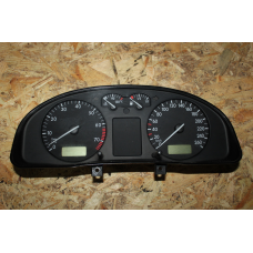 Панель приладів Volkswagen Passat B5 0905-194-0090