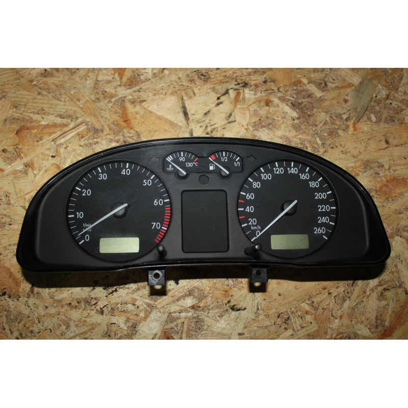 Панель приладів Volkswagen Passat B5 0905-194-0090 Панель приладів Volkswagen Passat B5 0905-194-0090