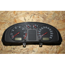 Панель приладів Volkswagen Passat B5 3B0 919 910 P