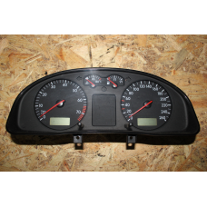 Панель приладів Volkswagen Passat B5 3B1 919 880 X