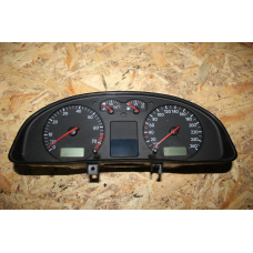 Панель приладів Volkswagen Passat B5 3B0 920 820