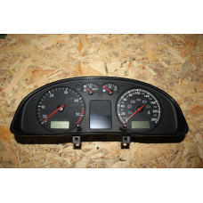 Панель приладів Volkswagen Passat B5 3B0 920 920 A
