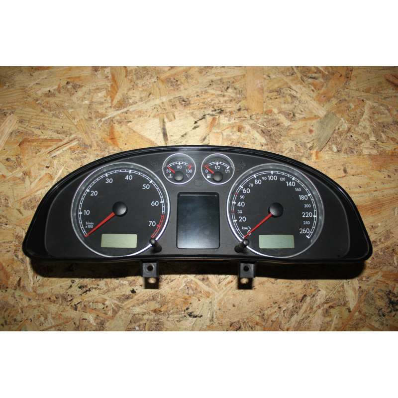 Панель приладів Volkswagen Passat B5.5 3B0 920 845