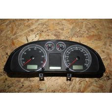 Панель приладів Volkswagen Passat B5.5 3B0 920 805 D
