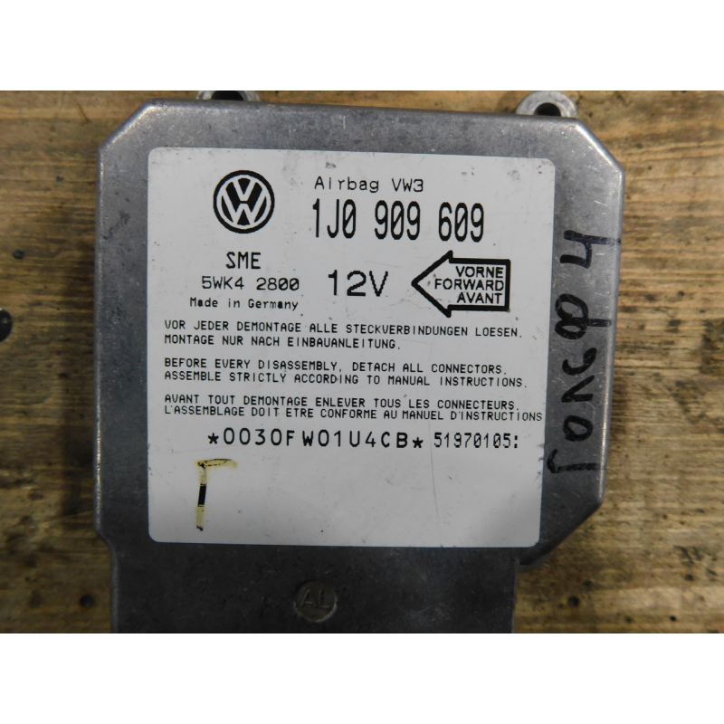 Блок управління подушками безпекі AIRBAG GOLF 4. 1J0909609.