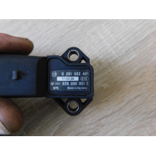 Датчик тиску в впускном колекторі VW PASSAT. AUDI. SEAT.  038906051C.