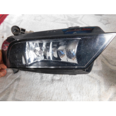 Протитумінка права AUDI A4 B8. 8K0941700B.
