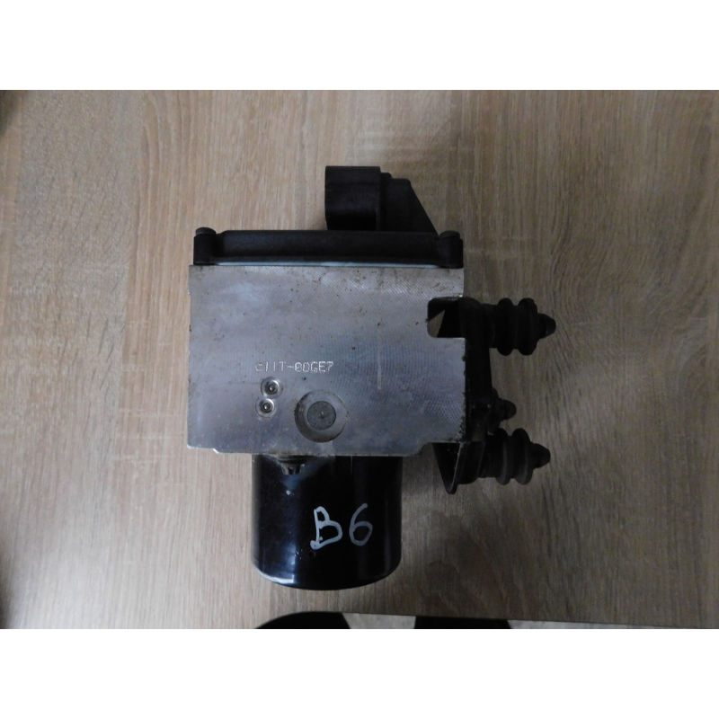 Блок ABS  VW PASSAT B6. 2005-2010p. 3C0614109A.