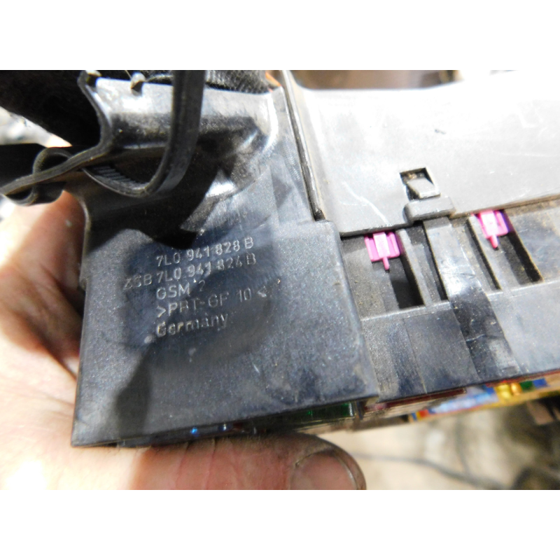 Блок запобіжників VW TIUAREG 1. 7L0941828B. 7L0941824B. Блок запобіжників VW TIUAREG 1. 7L0941828B. 7L0941824B.