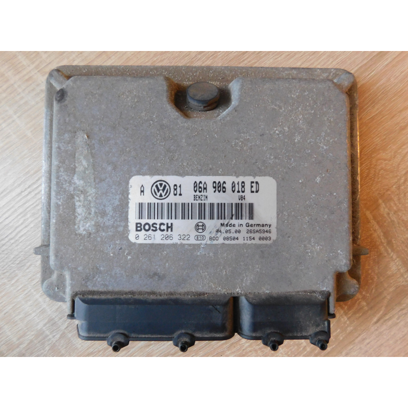 Блок керування двигуном VW GOLF 4. 06A906018ED. Блок керування двигуном VW GOLF 4. 06A906018ED.