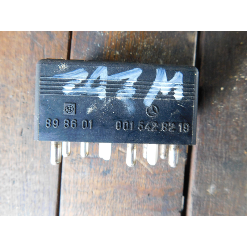 Реле вентилятора MERCEDES W202. 0015428219. Реле вентилятора MERCEDES W202. 0015428219.
