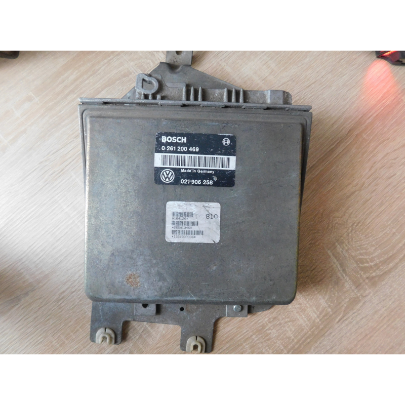 Блок керування двигуном  VW PASSAT B3  2.8 бензин. 0261200469.  021906258.