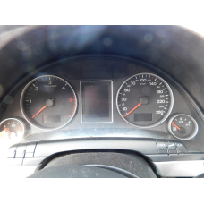 Панель приладів AUDI A4B7 2.0 TDI.