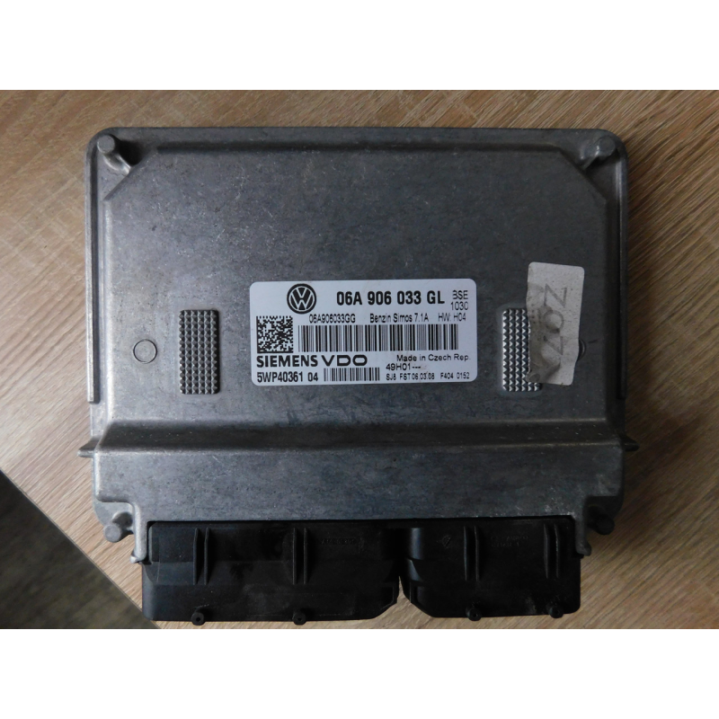 Блок керування двигуном  VOLKSWAGEN GOLF 5 PLUS 1.6I. 06A906033GL.