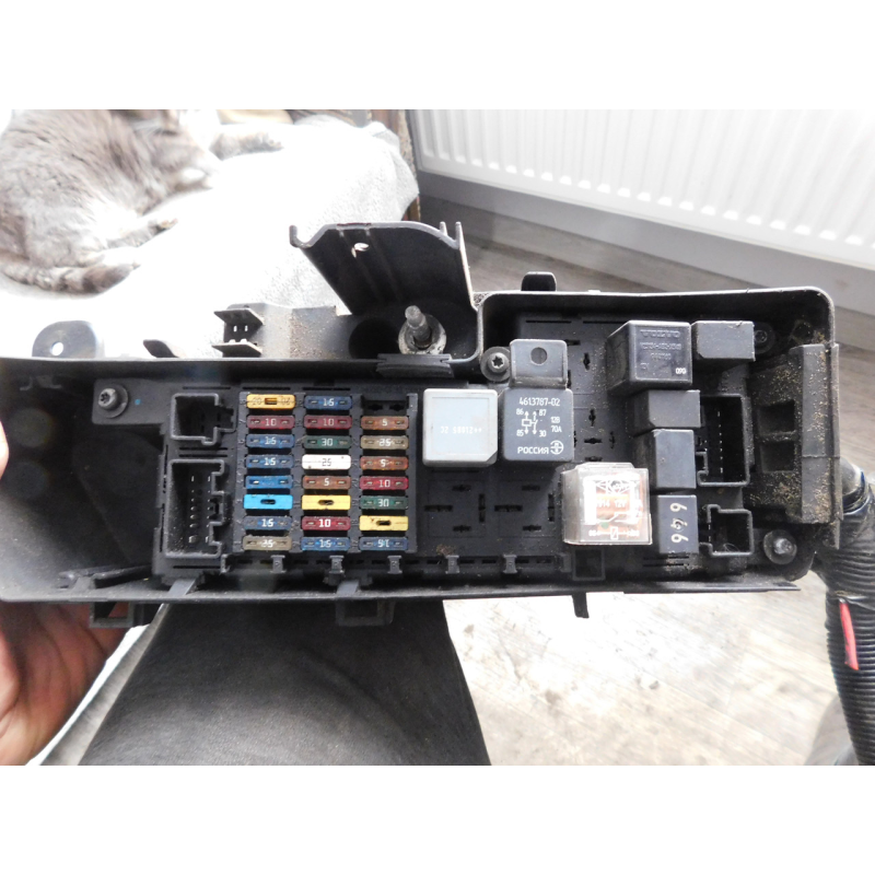 Блок запобіжників VOLVO S60. S80. V70. XC70. 9494210. Блок запобіжників VOLVO S60. S80. V70. XC70. 9494210.