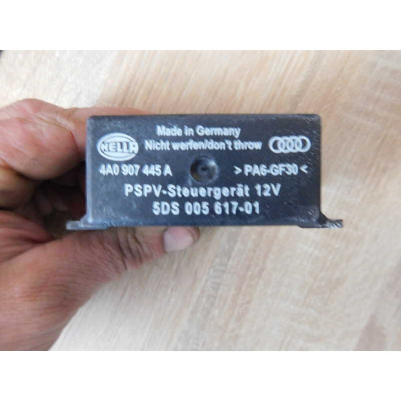 Блок керування дзеркалами AUDI A6C5. 4A0907445A.  5DS00561701.