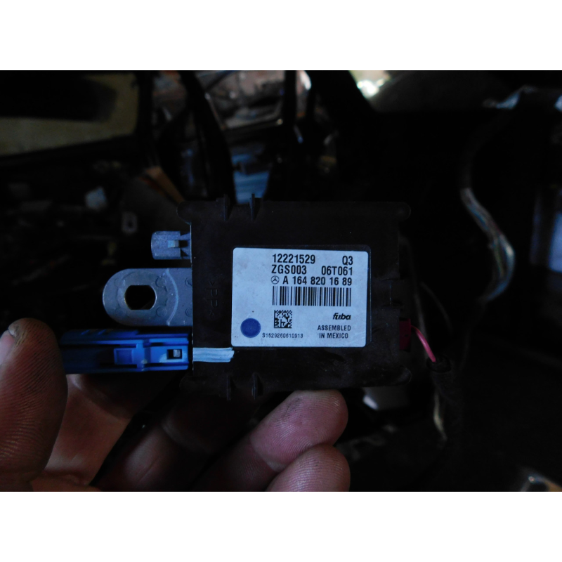 Антений підсилювач  MERCEDES ML W163. W251. A1648201689.