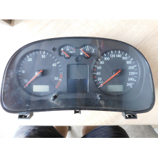 Панель приладів  VW GOLF 4.  BORA.  1J0920826CX.