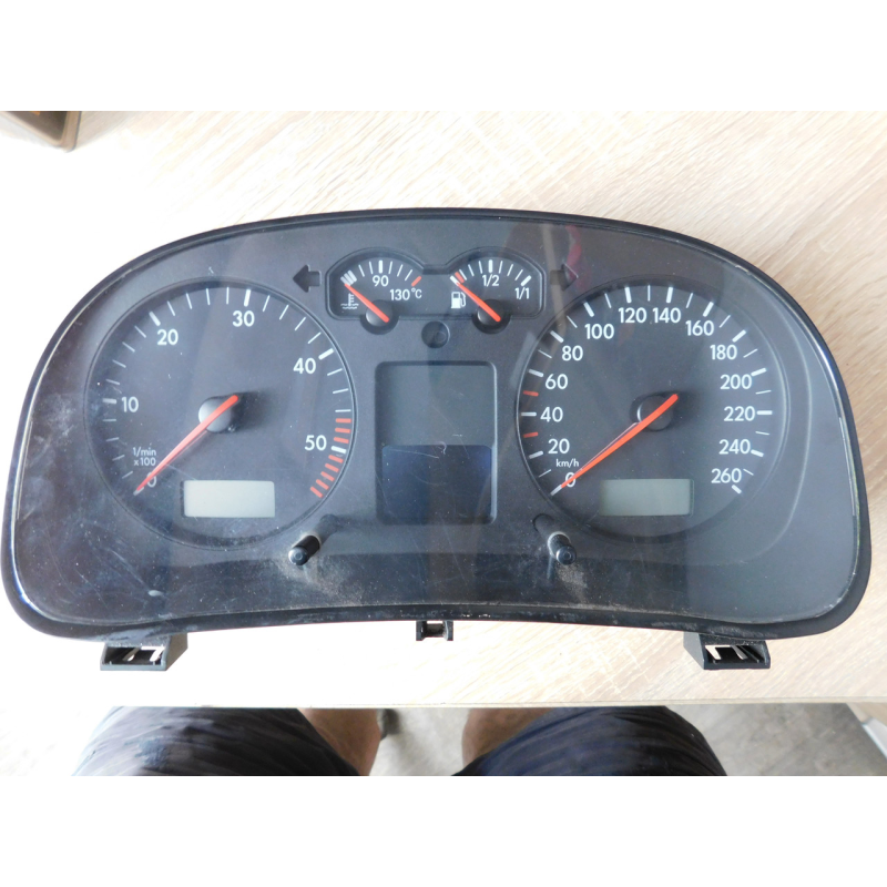 Панель приладів VW GOLF 4. BORA. 1J0920826CX. Панель приладів VW GOLF 4. BORA. 1J0920826CX.