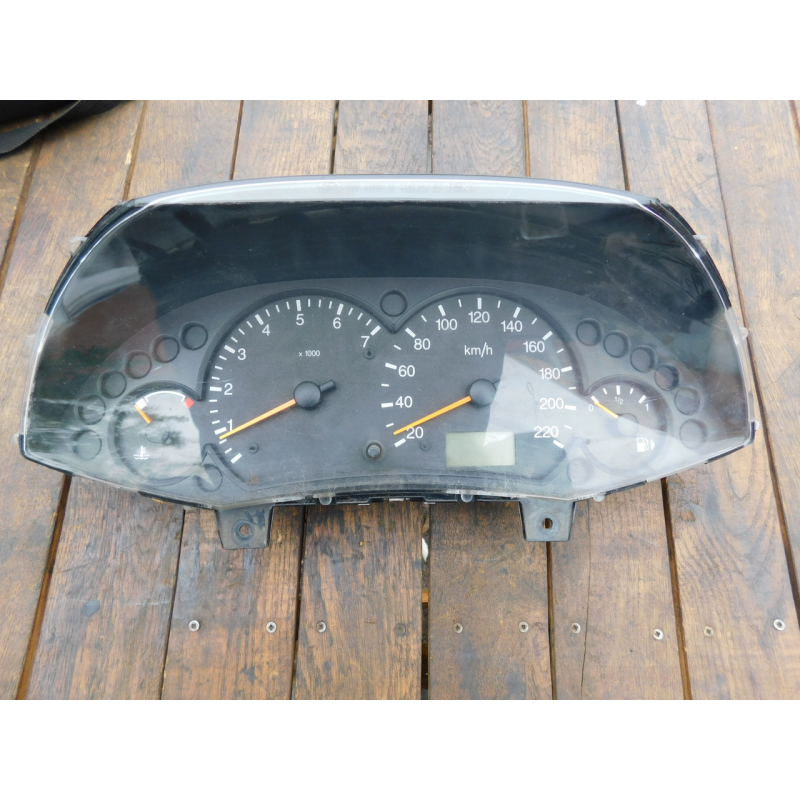 Панель приладів FORD FOCUS MK1. 98AP-108885-AA.