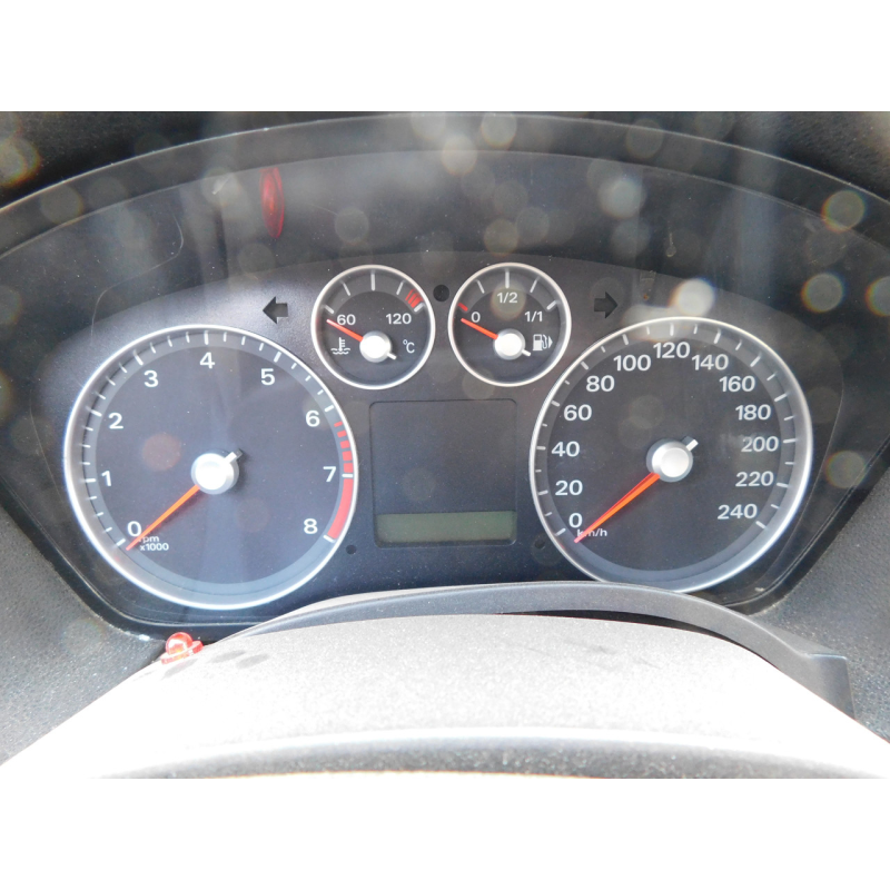 Панель приладів FORD FOCUS 2.  2006p. 1.6 бензін.