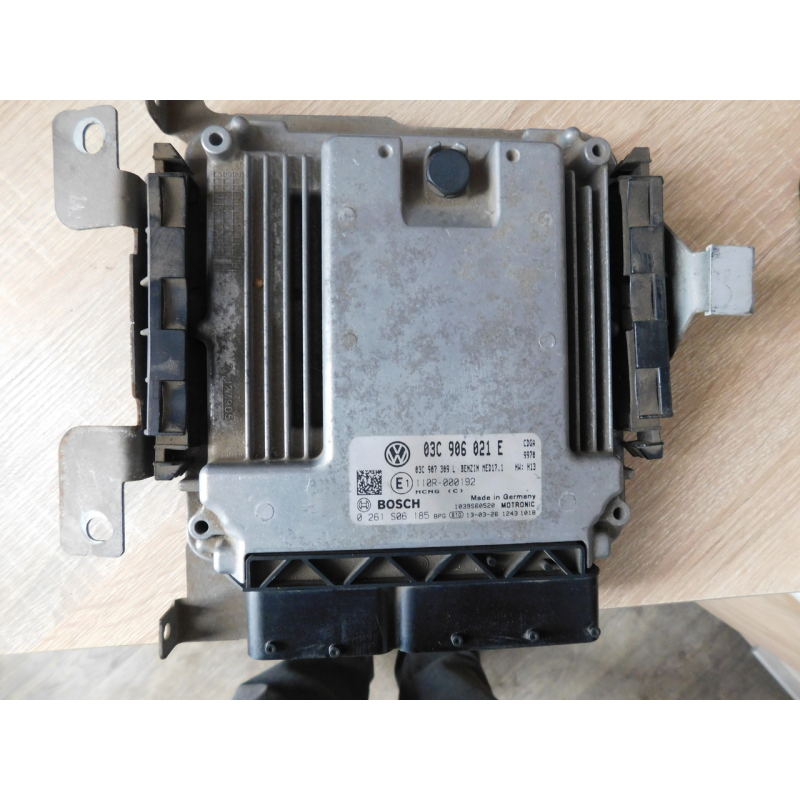 Блок керування двигуном 03C906021E.TOURAN 1.4TSI.  PASSAT B6.