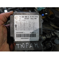 Блок керування AIRBAG  VW TOURAN.  VW CADDY. 1T0909605E.
