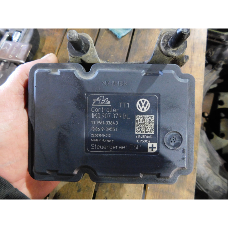 Блок  ABS  VW TOURANE  1K0907379BL.