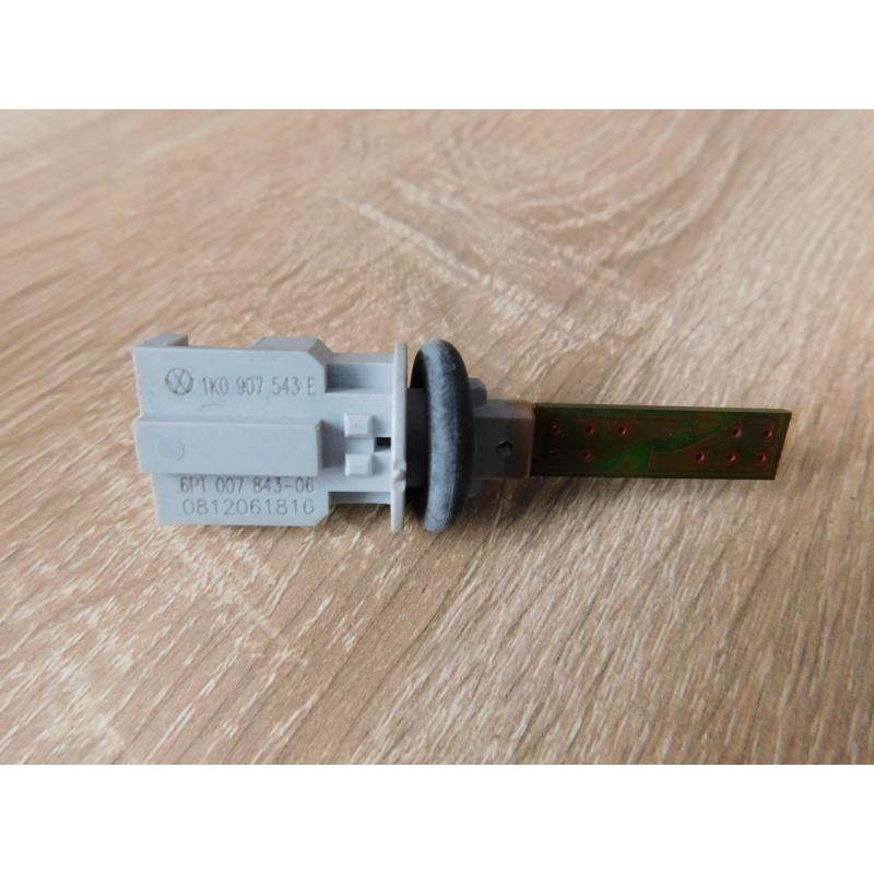 Датчик температури повітря VW PASSAT B6 1K0907543E