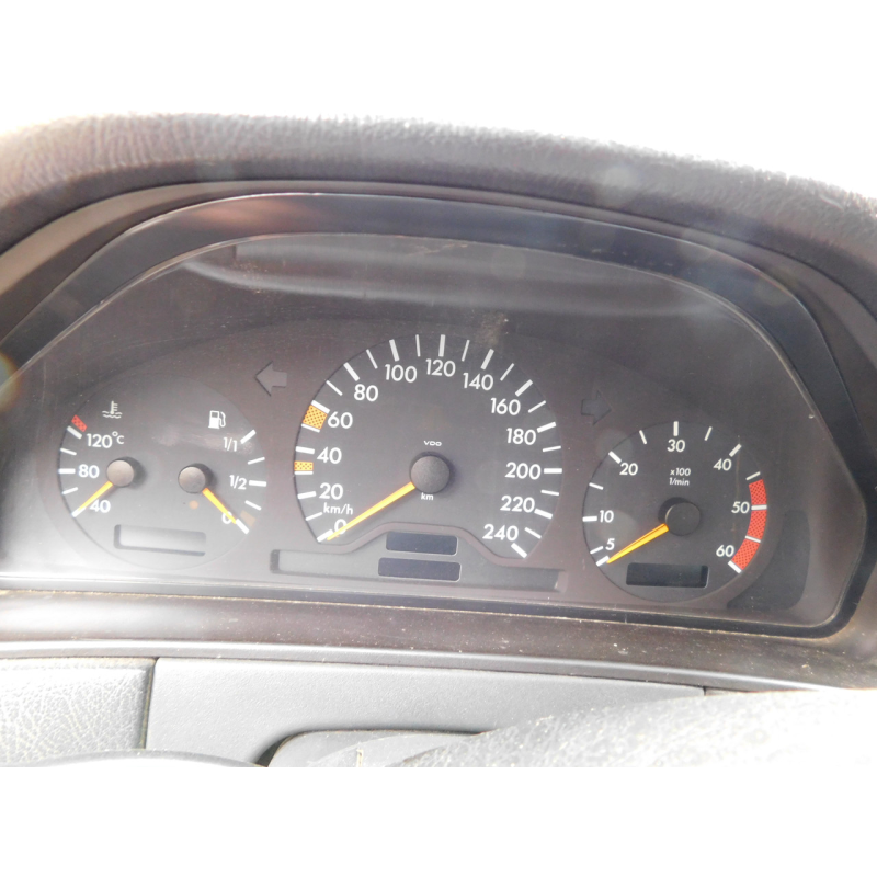 Панель приладів MERCEDES W210 дизель. 2105401448. Панель приладів MERCEDES W210 дизель. 2105401448.