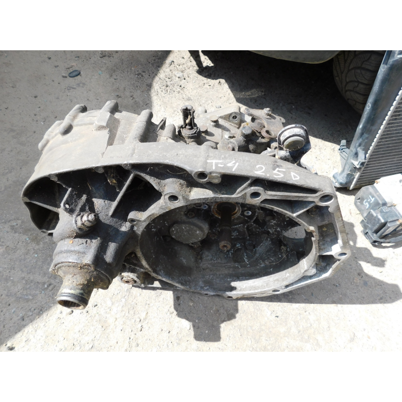 МКПП Механічна коробка передач VOLKSWAGEN TRANSPORTER T-4.  T-5.  2.5 TDI.
