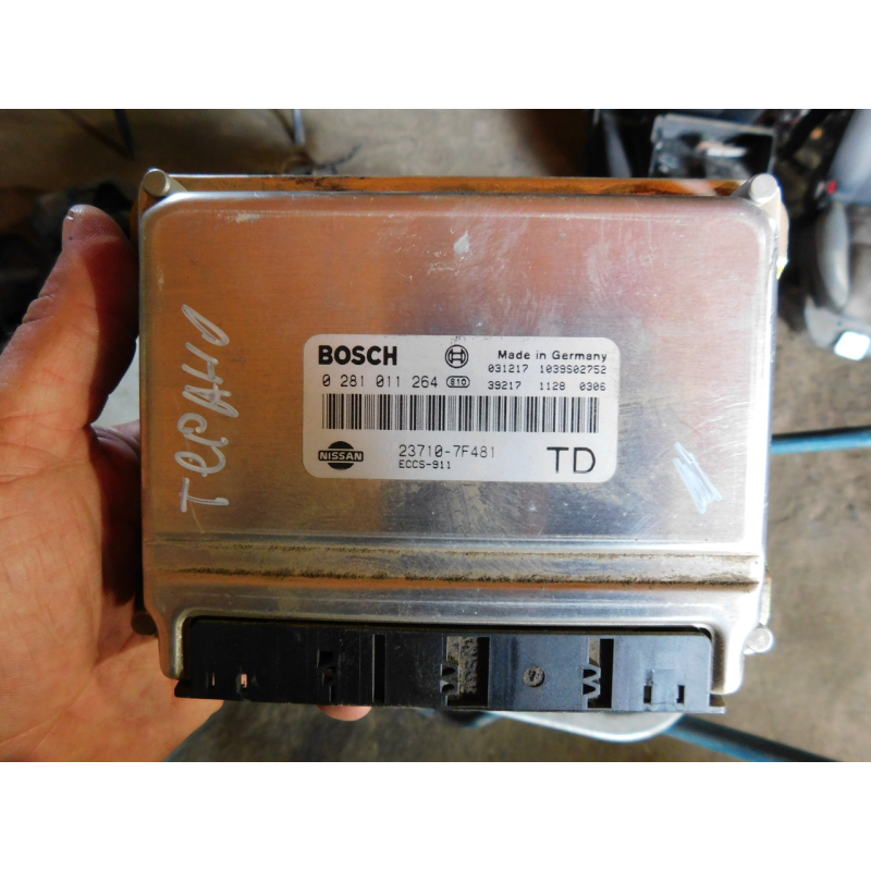 Блок керування двигуном  NISSAN TERRANO 2.  2.7TDI. 23710-7F481.