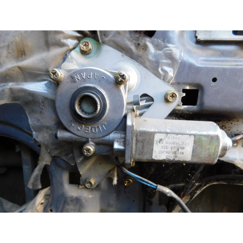 Моторчик склопідіймача передній правий NISSAN PATROL 1992-1998.  MMR510-323