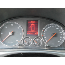 Панель приладів  VW TOURAN 2.0 TDI.
