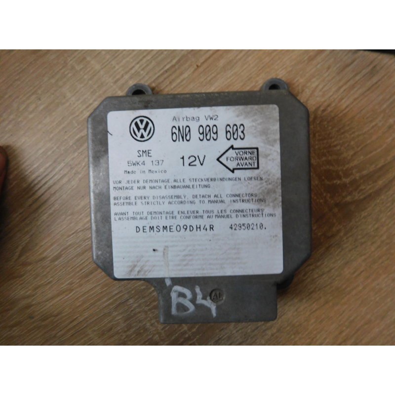 Блок AIRBAG VW PASSAT B4.6N0909603. Блок AIRBAG VW PASSAT B4.6N0909603.