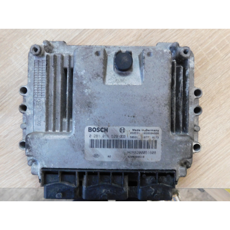 Блок керування двигуном ЕБУ.  1.9 DCI.  8200051608.  82003999519. RENAULT TRAFIC.  OPEL VIVARO.