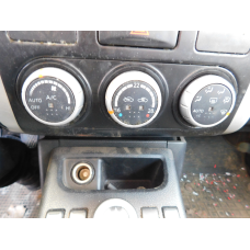 Блок управаління клімат-контролем  NISSAN TRAIL T-31.
