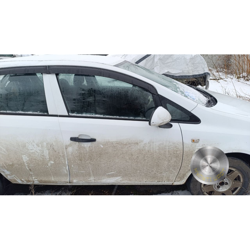 Двері передні праві голі  Opel Corsa (2010)