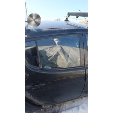 Скло заднє праве дверей (рухоме) Mitsubishi L200 2013 р.