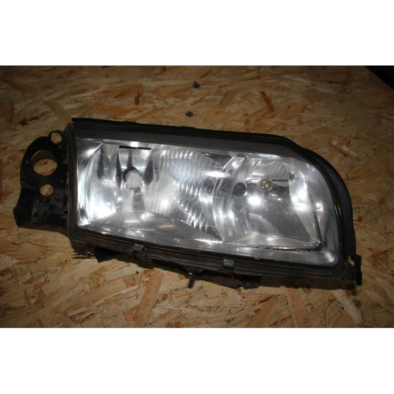 Фара передня права Volvo S80 Фара передня права Volvo S80