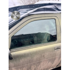 Скло передньої лівої двері Land Rover Freelander